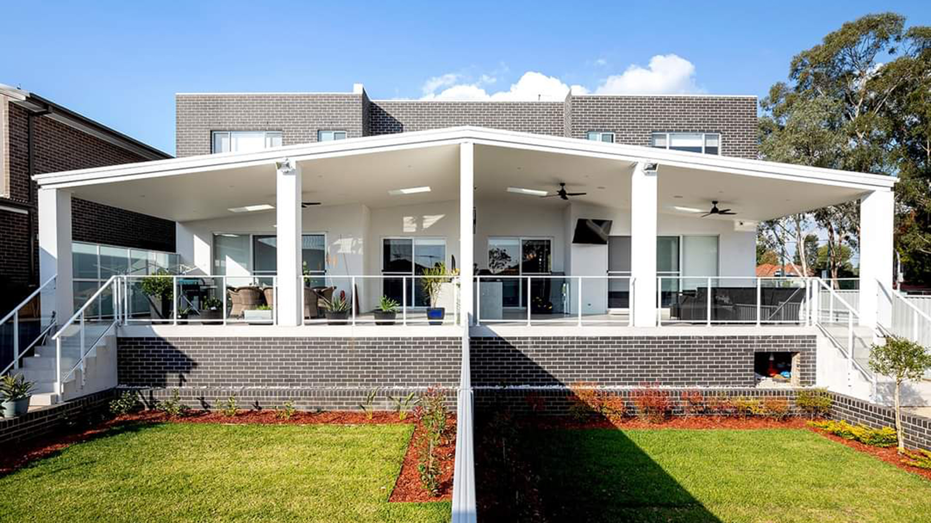 WhatsApp Image 2025-10-22 at 16.21.37 (1)